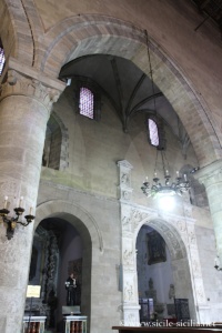 Intérieur de la basilique Saint-François d'Assise à Palerme