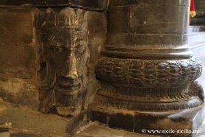 Piliers de la cathédrale d'Enna, Sicile