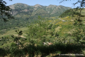 Les Madonie, côté sud, vers Castellana Sicula
