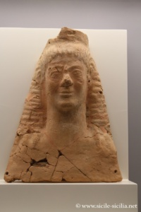 Terre cuite buste féminin, musée du Baglio Florio, Sélinonte