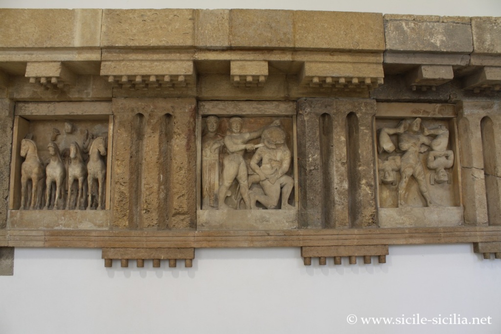 Métopes du Temple de Sélinonte, musée archéologique de Palerme