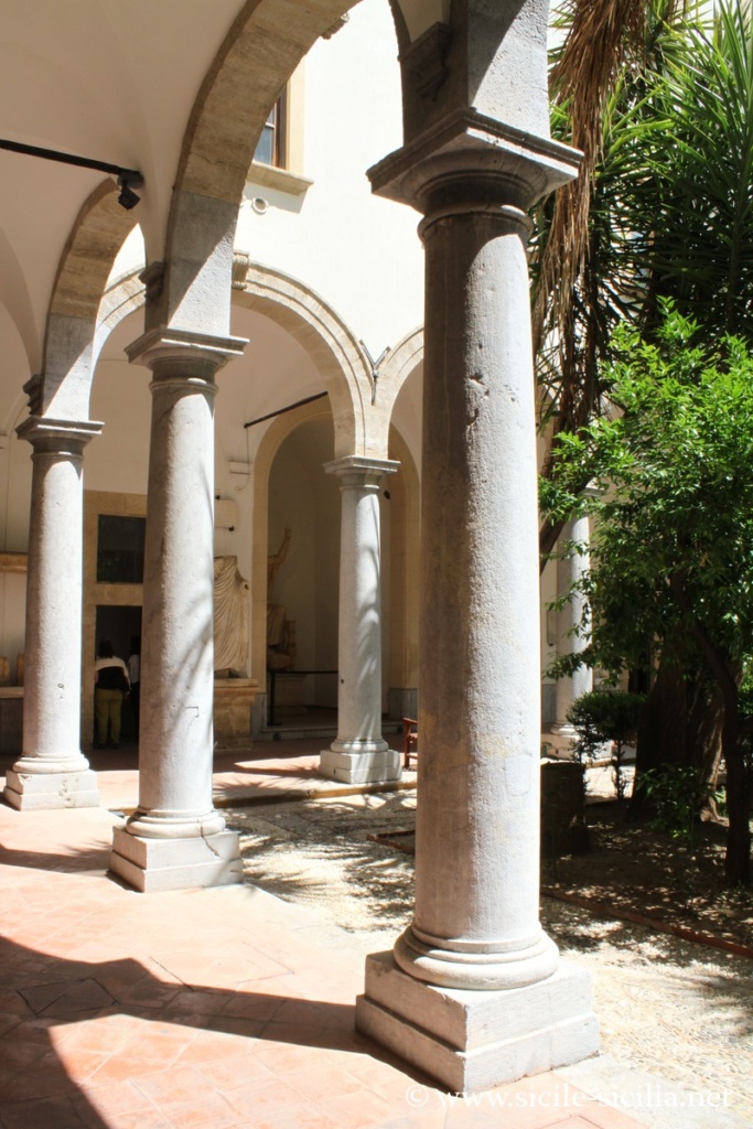Atrium, musée archéologique Salinas de Palerme