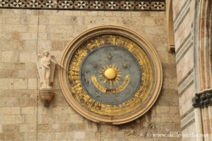 Horloge astronomique, clocher de Messine