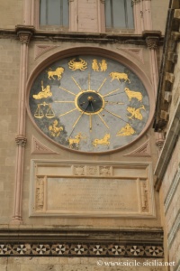 Horloge astronomique, clocher de Messine