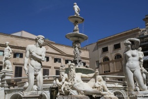 Palerme, place et fontaine Pretorio