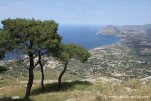 Panorama sur la côte et Mont Cofano, Erice