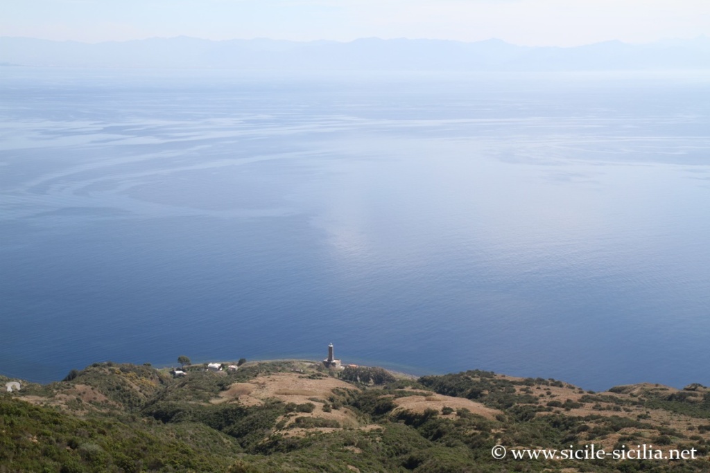 Panorama vers la Sicile depuis la Serra dei Pisani et Mont Aria, Vulcano
