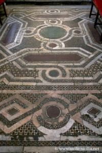 Sol cosmatesque de l'église San Cataldo à Palerme