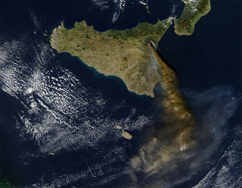 Photo satellite, éruption de l'Etna