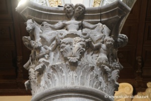 Chapiteaux des colonnes de la cathédrale d'Enna, Sicile