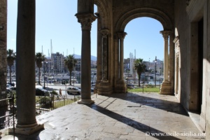 Portique de Santa Maria della Catena à Palerme