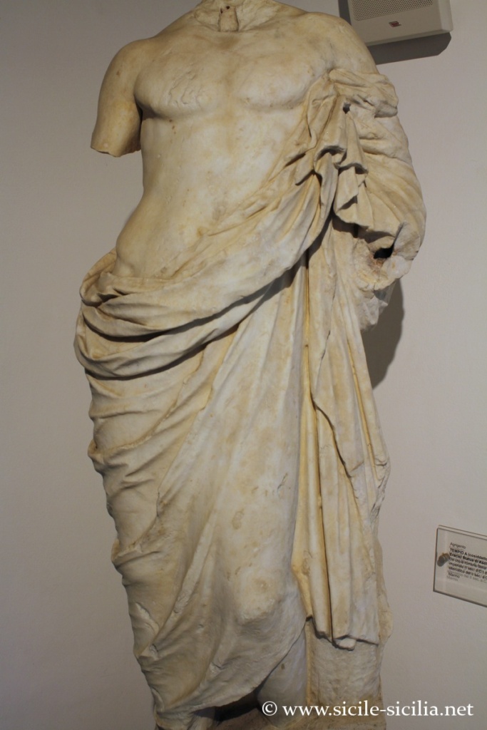 Statue d'Asklépios, temple d'Agrigente, musée archéologique de Palerme