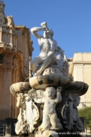 fontaine d'hercule, noto