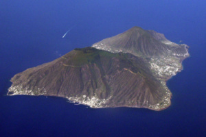 Salina, île de l'archipel éolien