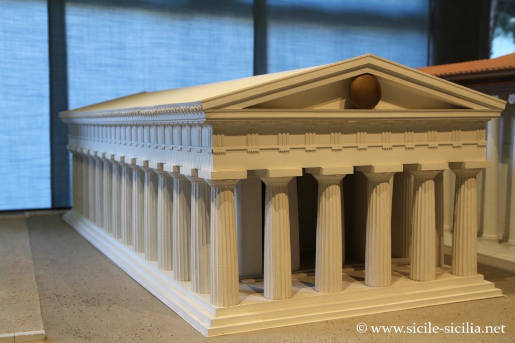Reconstitution du Temple d'Athéna au musée Paolo Orsi