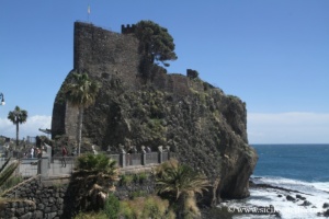 Aci Castello, Riviera des Cyclopes