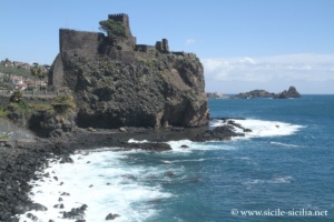Aci Castello, Riviera des Cyclopes