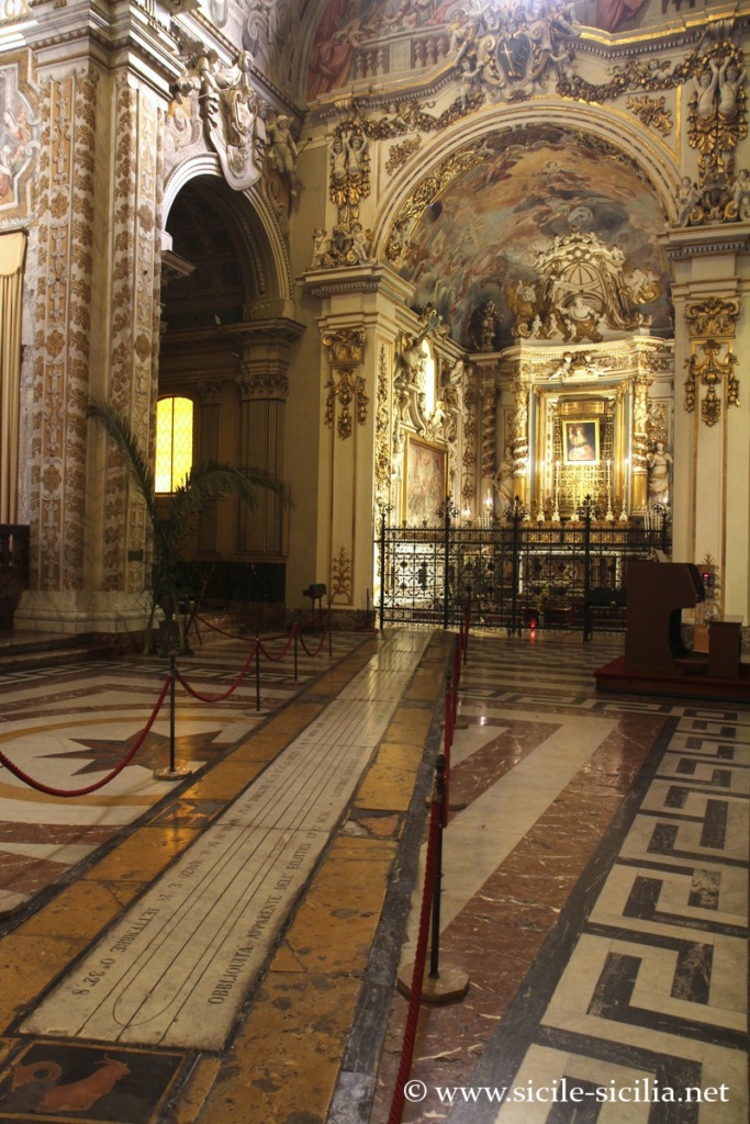Cadran solaire, méridienne, cathédrale d'Acireale