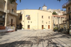 Piazza Umberto I, Assoro