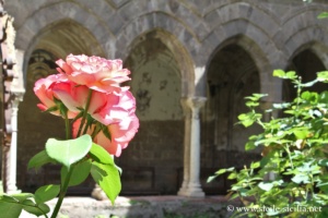 Cloitre de la basilique de la Sainte-Trinité à Palerme