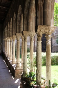 Cloitre de la basilique de la Sainte-Trinité à Palerme